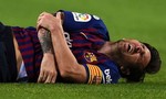 Messi bị gãy tay trong trận Barca thắng Sevilla 4-2