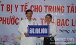 Tặng thiết bị y tế cho huyện Phước Long, Bạc Liêu