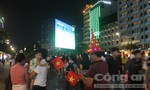 Tám màn hình lớn phục vụ CĐV tại phố đi bộ Nguyễn Huệ