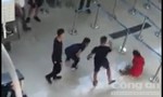 Nhóm thanh niên đánh nhân viên hàng không ngay tại sân bay