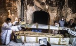 Ai Cập lần đầu "mở trực tiếp" quan tài xác ướp 3.000 năm tuổi