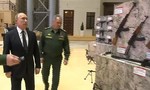 Ông Putin thị sát vũ khí tịch thu được từ phiến quân Syria