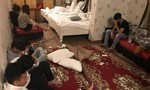 Gần 20 "nam thanh nữ tú" phê ma túy trong khách sạn