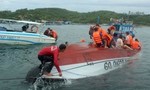 Lật cano chở 20 du khách nước ngoài trên vịnh Nha Trang, 2 người chết