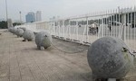 Chuyển 40 quả bóng xích ở sân Mỹ Đình trước trận Việt Nam - Philippines