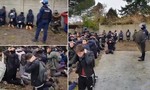 Dư luận Pháp phẫn nộ vì clip 150 học sinh biểu tình bị cảnh sát trói và bắt quỳ