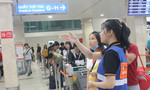 Sân bay Tân Sơn Nhất 'chật cứng' ngày giáp Tết