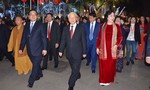 Tổng Bí thư Nguyễn Phú Trọng đến tượng đài Lý Thái Tổ dâng hương