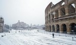 Tuyết rơi dày, Rome đóng cửa nhiều địa điểm tham quan