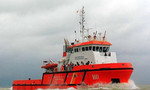 Tàu CSB 9001 cứu sống 12 thuyền viên trôi trên biển