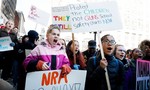 Sinh viên Mỹ biểu tình yêu cầu chấm dứt bạo lực súng đạn