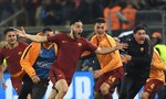 Roma ngược dòng ngoạn mục, Barcelona muối mặt từ biệt Champions League