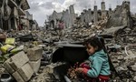 Trẻ em Syria tập làm quen sống dưới hầm trú ẩn