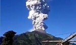 Indonesia sơ tán dân, đóng cửa sân bay vì núi lửa