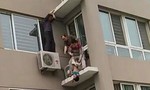Bé trai rơi từ cửa sổ tầng 5 được cứu sống trong gang tấc
