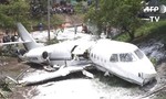 Máy bay gãy đôi khi hạ cánh ở Honduras