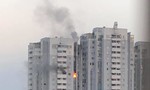 Chung cư ở Hà Nội cháy lớn, nhiều người tháo chạy
