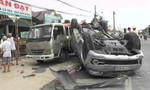 Ô tô gây tai nạn liên hoàn, 7 người đi cấp cứu