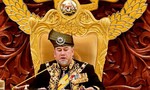 Vua Malaysia tự nguyện giảm 10% “lương” giúp quốc gia trả nợ
