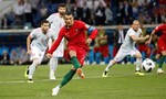 Ronaldo lập hattrick, giành lại một điểm cho Bồ Đào Nha trong trận cầu mãn nhãn