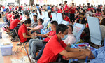 Hàng ngàn người dân Sài Gòn hiến máu cứu người