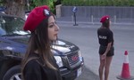 Nữ cảnh sát Lebanon mặc quần short ngắn để... thu hút du lịch