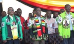 Tổng thống Zimbabwe bị ám sát hụt, thoát chết trong gang tấc