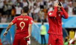 Ronaldo đá hỏng phạt đền, Bồ Đào Nha 'toát mồ hôi' vào vòng 1/8