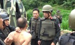 Đấu súng quyết liệt bắt các gã trùm ở “thủ phủ ma túy” Loóng Luông