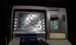 Dùng xà beng phá trụ ATM ở Sài Gòn trộm tiền
