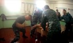 Nga bắt nhóm cai ngục tra tấn tàn nhẫn tù nhân