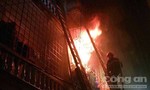 Cứu 5 người kẹt trong đám cháy, một cảnh sát PCCC bị thương