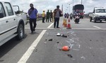 Xe tải tông xe máy trên cầu Cần Thơ, hai mẹ con tử nạn