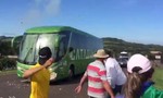 Xe buýt của tuyển Brazil hứng chịu 'cơn giận dữ' của CĐV