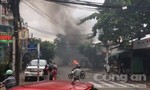 Cháy bãi giữ xe ở Sài Gòn, nhiều người hoảng hốt