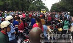 Hàng ngàn công nhân ngưng việc tập thể tràn ra đường, giao thông ùn tắc