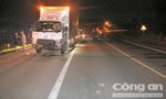 ​Xe máy tông trực diện xe tải, 2 thanh niên tử nạn