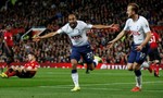 Thua thảm trước Tottenham, ghế của Mourinho lung lay dữ dội