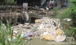 TP.Biên Hòa: Cầu cống ngập rác sau cơn "đại hồng thủy"