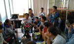 Một số phụ huynh đến Sở GD&ĐT Tiền Giang kiến nghị về chương trình Tiếng Việt 1