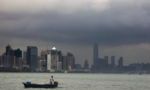 Hong Kong đón siêu bão Mangkhut mạnh nhất trong lịch sử đổ bộ