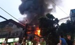 Cháy lớn gần BV Nhi Trung ương, người dân và bệnh nhân hoảng loạn