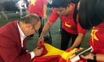 CĐV háo hức đón Đoàn thể thao Việt Nam về nước