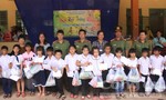 Tặng quà Trung thu cho học sinh vượt khó tỉnh Bình Phước