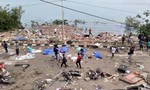 Khung cảnh hoang tàn tại nơi xảy ra thảm họa kép ở Indonesia