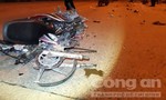 Xe máy nát vụn trên đường sau cú tông kinh hoàng
