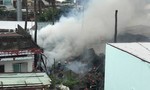 TP.HCM: Cháy lớn tại khu nhà dưới chân cầu Bình Lợi