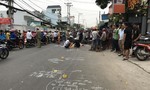 Xe máy va chạm xe rác ở Sài Gòn, hai thanh niên chết tại chỗ