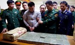 Chặn ô tô vận chuyển 120 bánh heroin từ nước ngoài về Việt Nam