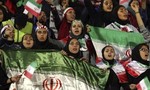 Phụ nữ Iran được vào SVĐ xem bóng đá sau 40 năm